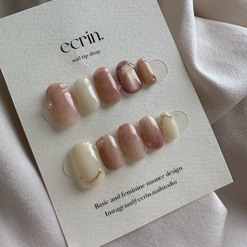 Peach Crème press-on nail set by écrin nail studio