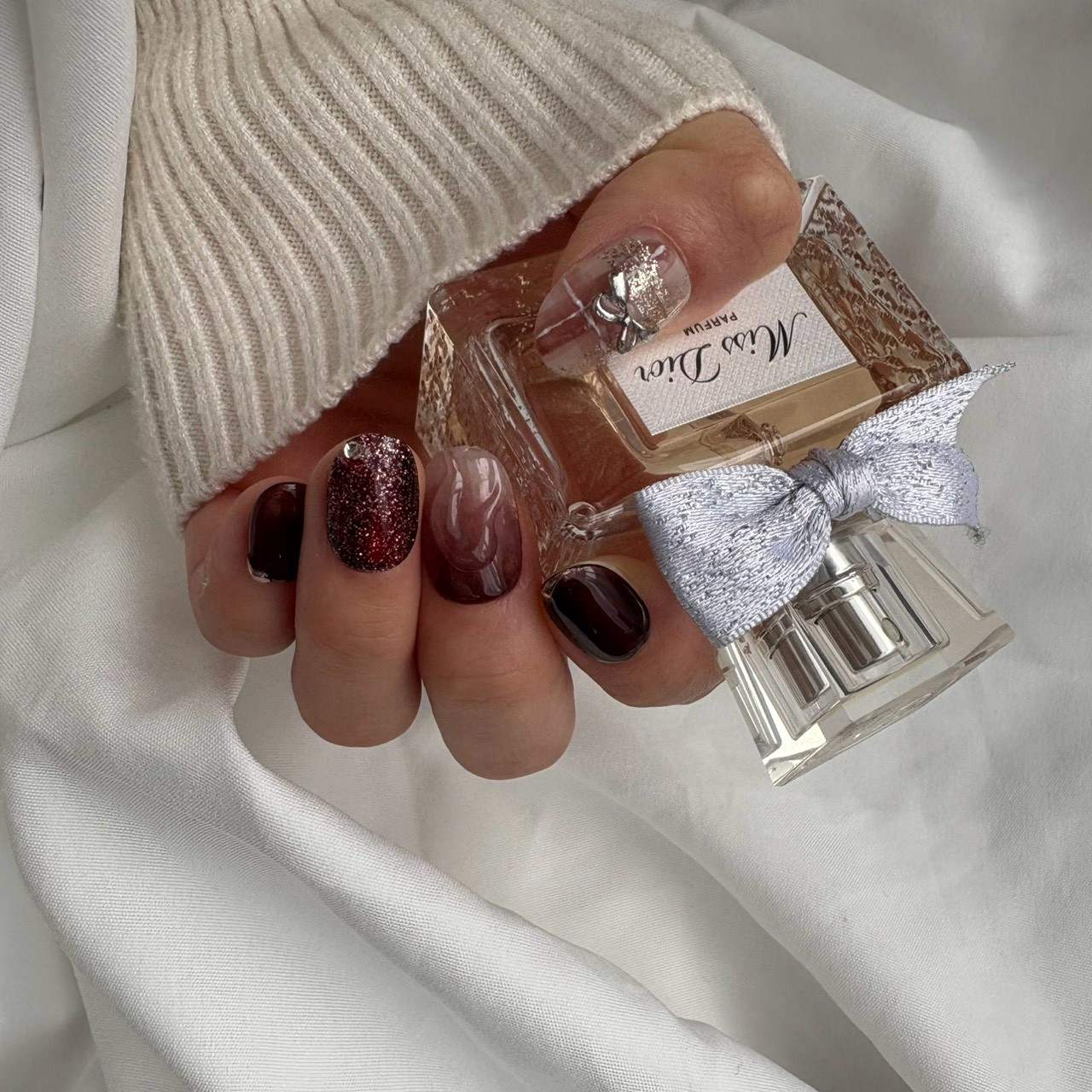 Bordeaux Check press-on nail set by écrin nail studio
